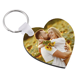 Egyedi kulcstartó - szív alaku - lakkozot fa