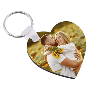 Egyedi kulcstartó - szív alaku - lakkozot fa