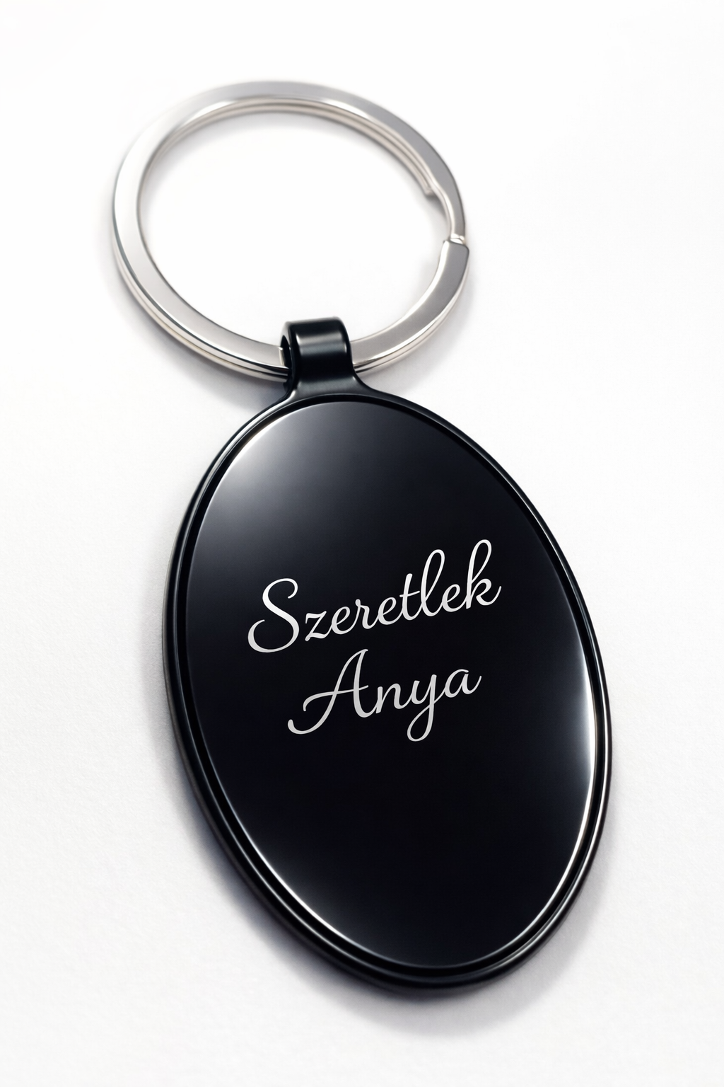 Fekete gravírozott üveg kulcstartó
